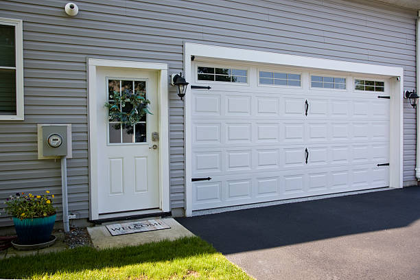 24/7 Emergency Garage Door Panel Replacement experts in Summerside, OH